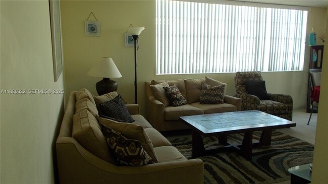 Foto del edificio - 3161 S Ocean Dr