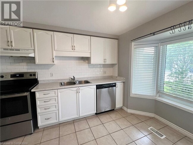 Building Photo - 209 Auburn Dr