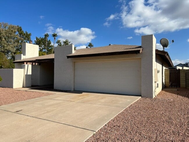 Charming 3 Bed 2 Bath home in Mesa with co... - Charming 3 Bed 2 Bath home in Mesa with co...