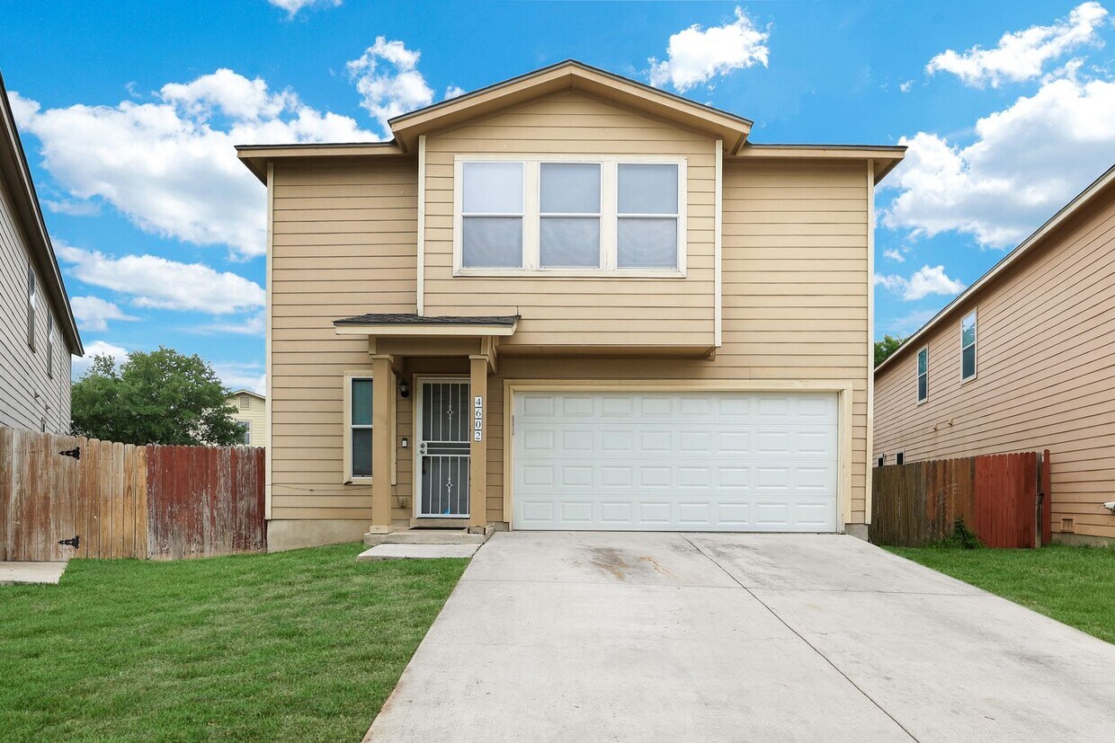 Primary Photo - Recently renovated large 4 bedroom home!