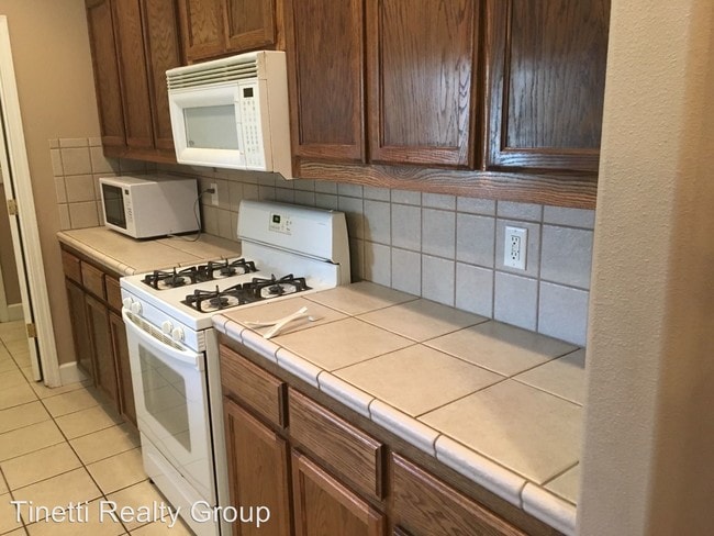 Building Photo - 2288 Whipplewood Dr