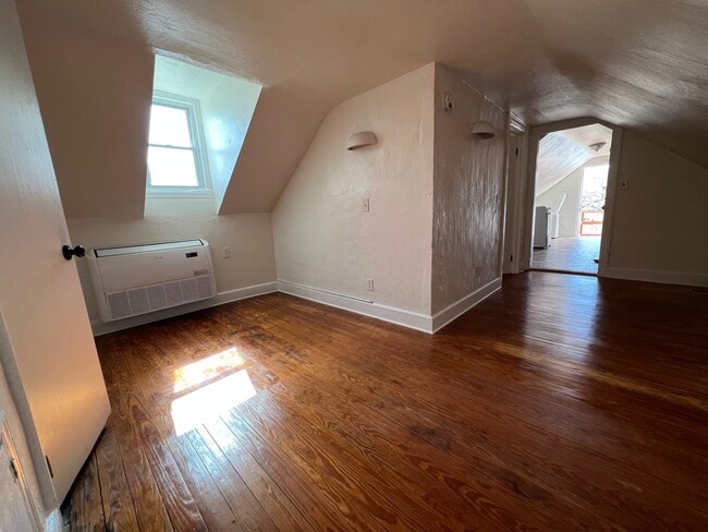 Living area/Living room - 1018 Wolcott Ave