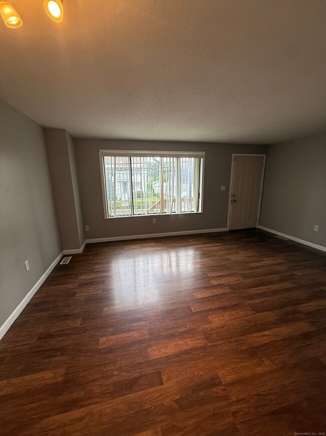 Building Photo - 151 Newington Ave
