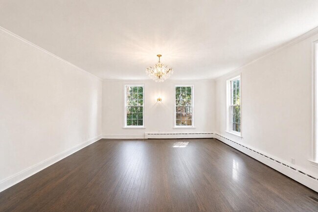 Foto del edificio - 5305 Saratoga Ave