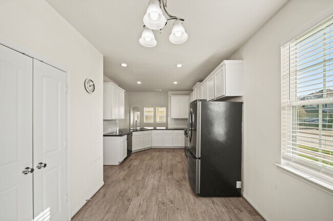 Foto del edificio - 13710 Evansdale Ln