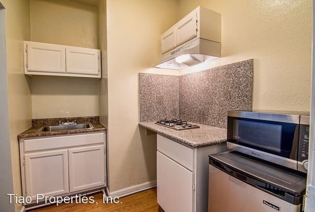 Foto del edificio - 2105-2107 East Cesar E Chavez Avenue