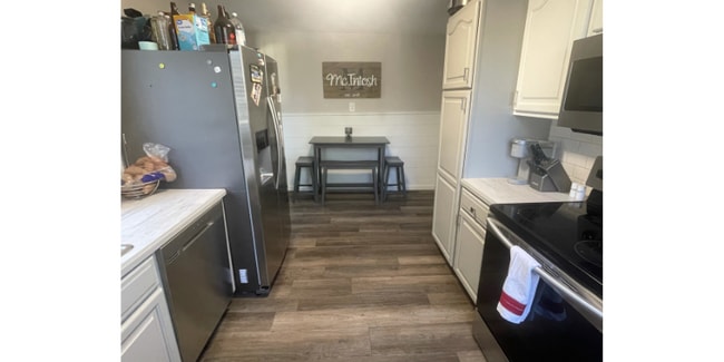 Building Photo - 1907