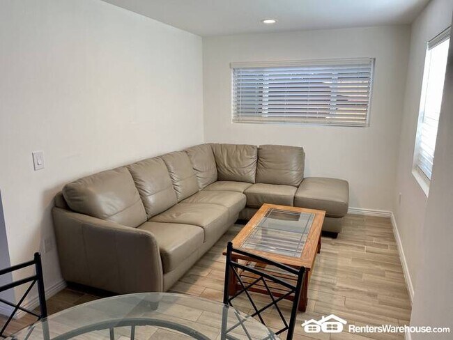 Building Photo - 1 Bed 1 Bath in Idylwilde District of Phoenix