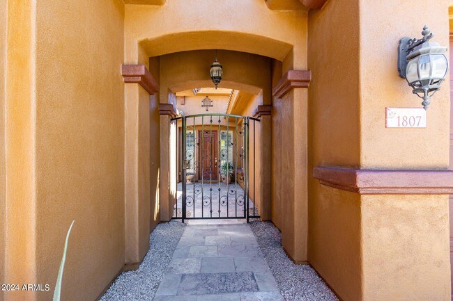 Building Photo - 1807 W Sierra Sunset Trail