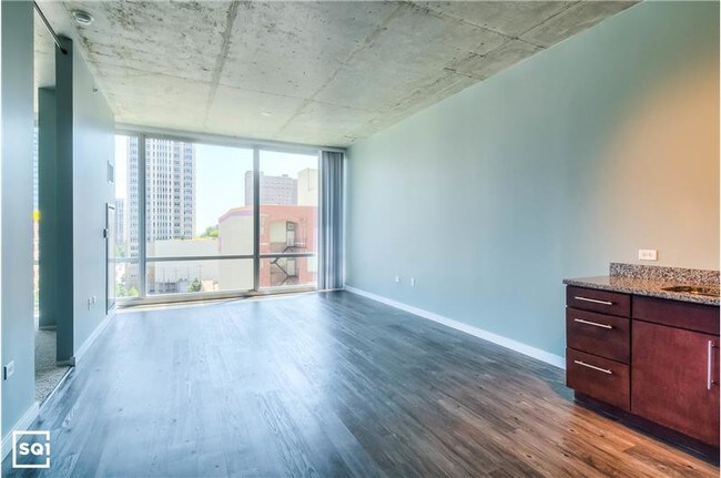 Foto del edificio - 1325 S State St
