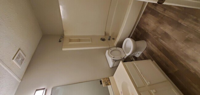 Foto del edificio - 5720 Ebley Ln