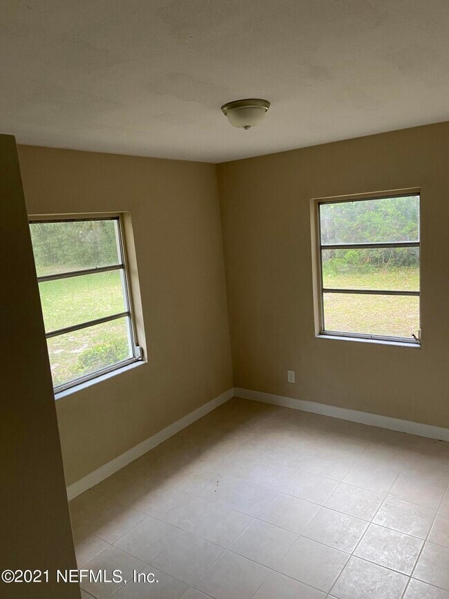 Building Photo - 5643 Merrill Rd