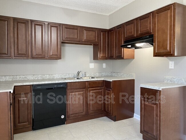 Foto del edificio - 3057 Greenbranch Dr