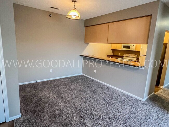 Building Photo - Spacious 3-Bedroom, 2-Bath Condo in the Heart of Ankeny