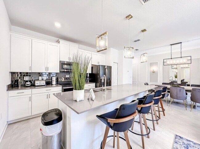 Building Photo - 4259 Paragraph Dr