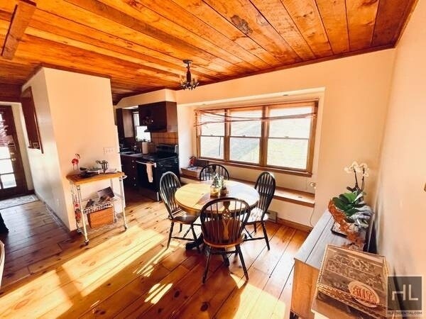 Foto principal - Wakeman Rd.
