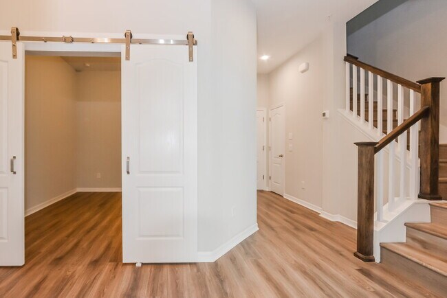 Building Photo - 1125 Mahonia Ct