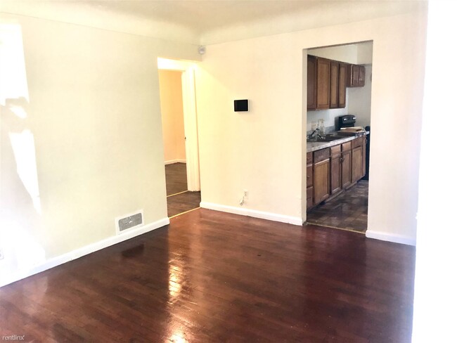 2 br, 1 bath House - 513 W Philadelphia Blvd photo'