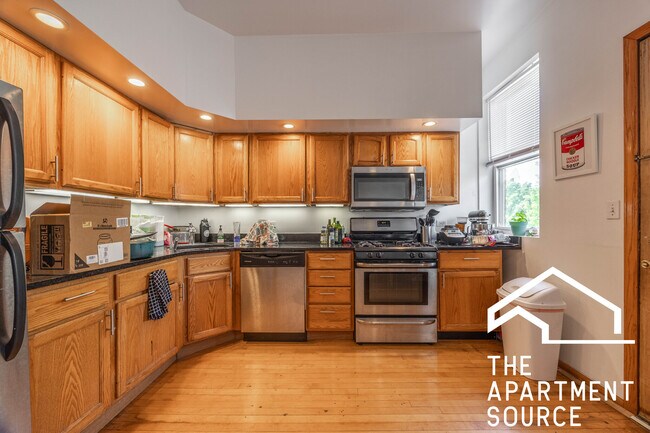 Foto del edificio - 2722 N Kimball Ave