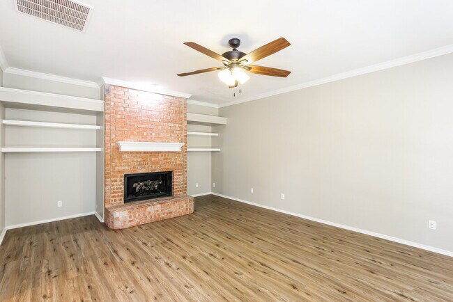 Foto del edificio - 1804 Sandalwood Ln