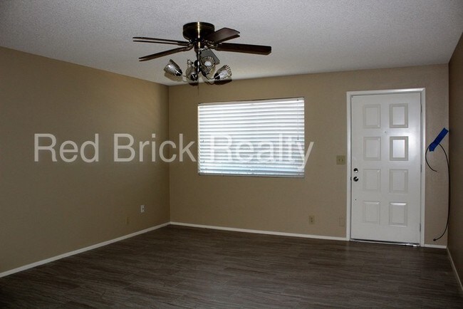 Building Photo - 4328 E Capri Ave