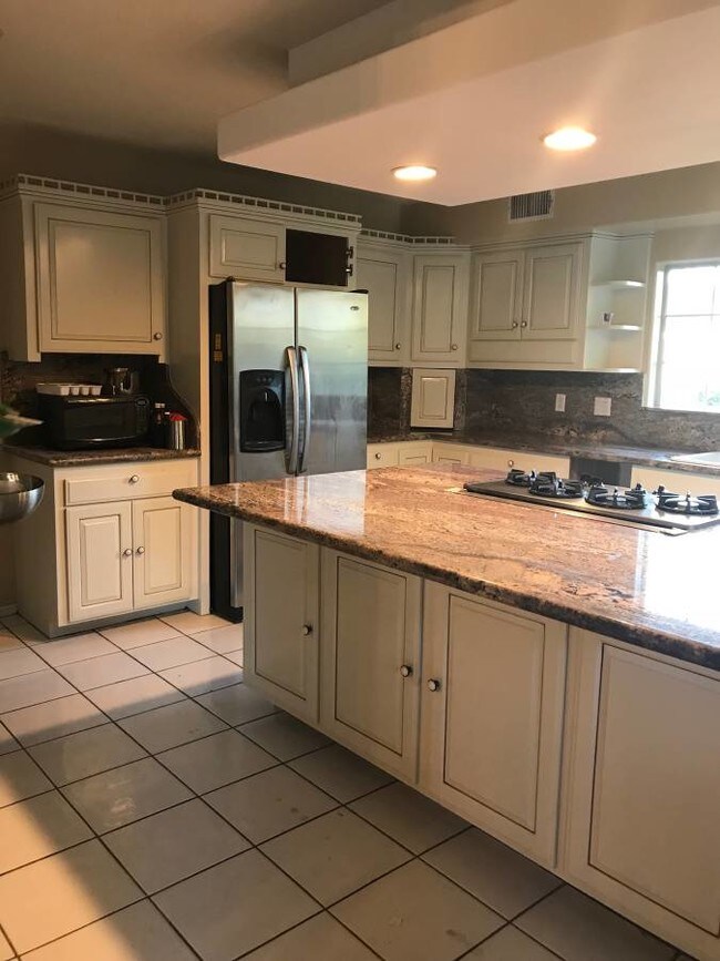 Foto del edificio - 5224 Woodlake Ave