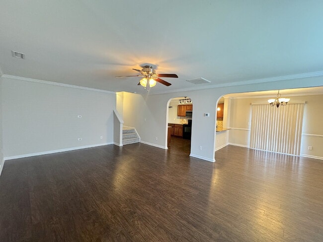 Foto del edificio - Spacious Three Bedroom Home in Churchill N...