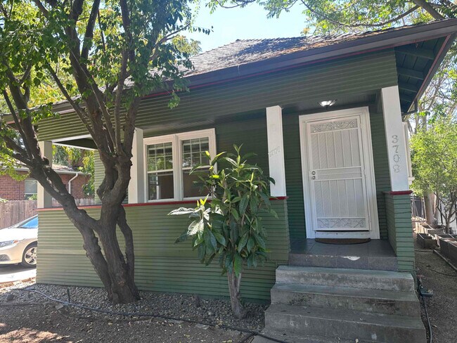 Foto del edificio - 3708 4th Ave