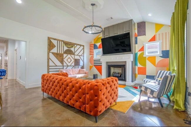 Photo - 1702 Netherwood Ave House