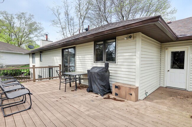Foto del edificio - For Rent – 3 Bedroom Home in Sunset Hills, Pella