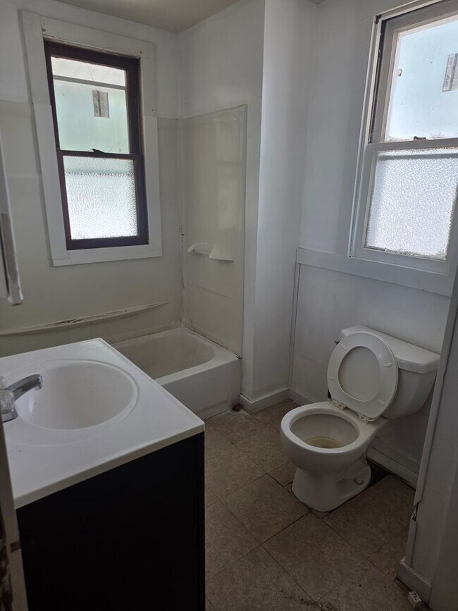Foto del edificio - 2 Bedroom 1 Bath Home $1000.00