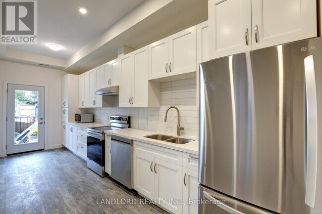 Photo du bâtiment - 620 Bathurst St