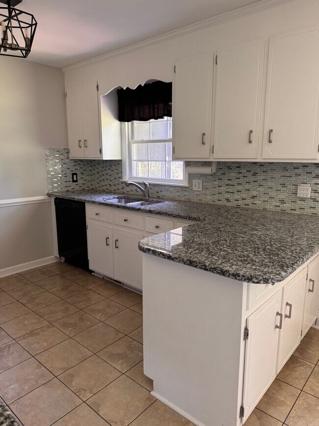 Foto del edificio - 3 Bedroom || 2.5 Bathroom Single Family Home