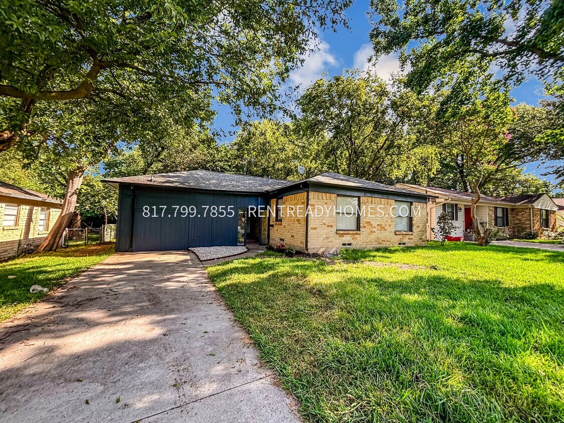 Photo - Self-Guided Showings Coming Soon: 621 Cedar Dr