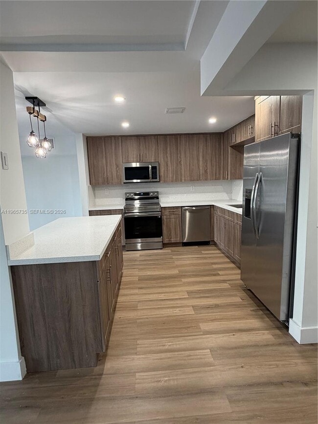 Building Photo - 9175 Fontainebleau Blvd