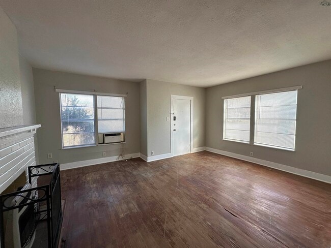 Building Photo - 1657 Keeler Ave