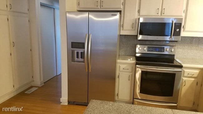 Building Photo - 1 br, 1 bath House - 1330 W 11th Ave