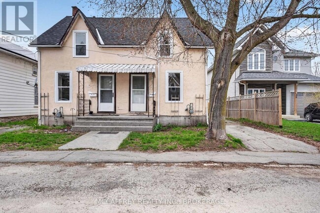 Building Photo - 45 Isabella St E