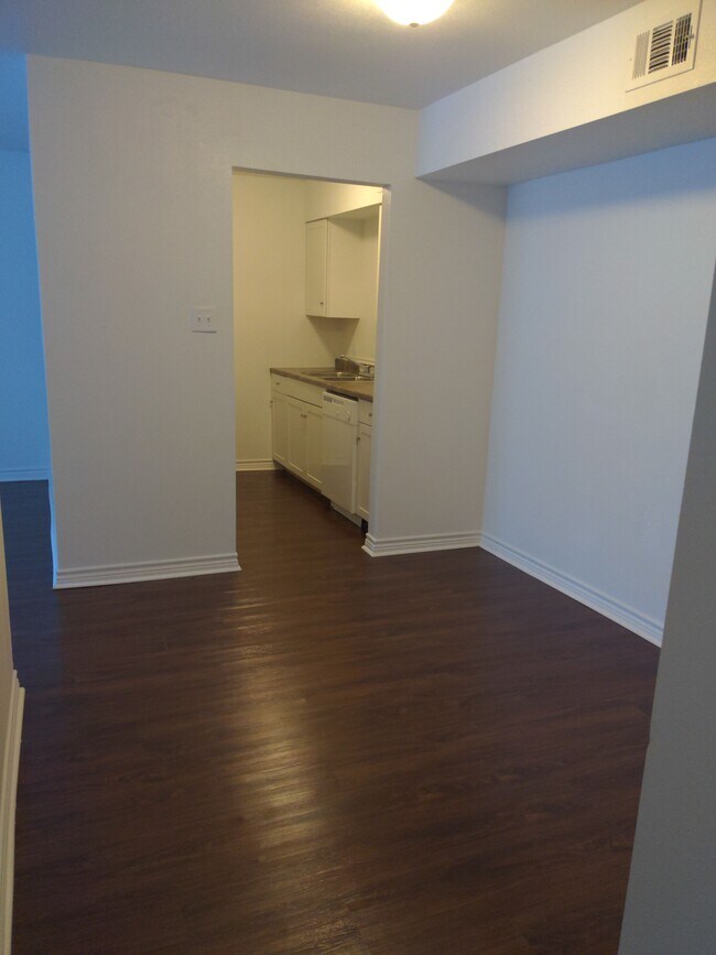 Foto del edificio - American Village Apartments