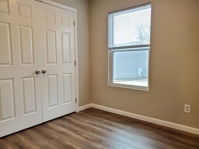 Building Photo - 3 Bed 1 Bath Apartment-Jackson School District