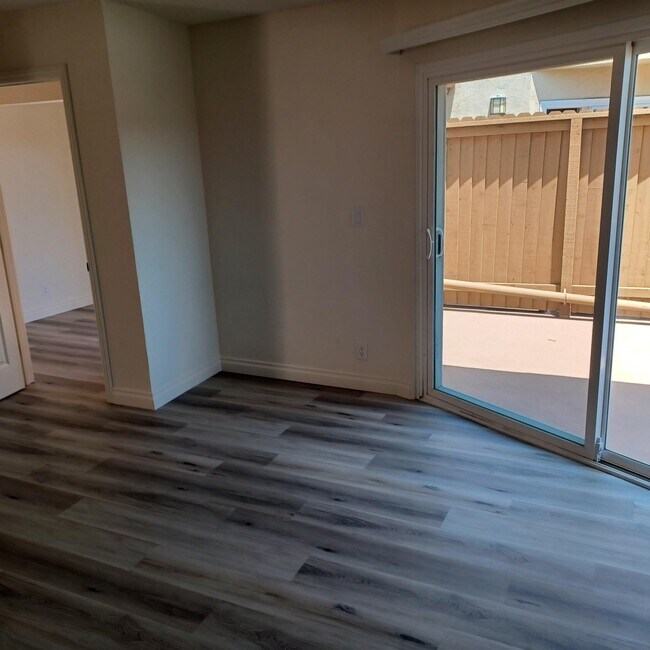 Foto del edificio - 4901 Heil Ave