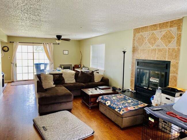 Building Photo - 3 Bedroom 2.5 Bath in Virginia Beach