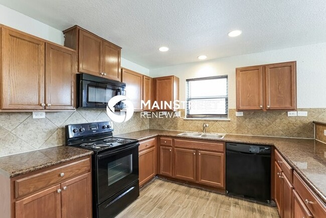 Building Photo - 3 Bedroom Pet-Friendly Home in CONVERSE, TX with Main Street Renewal