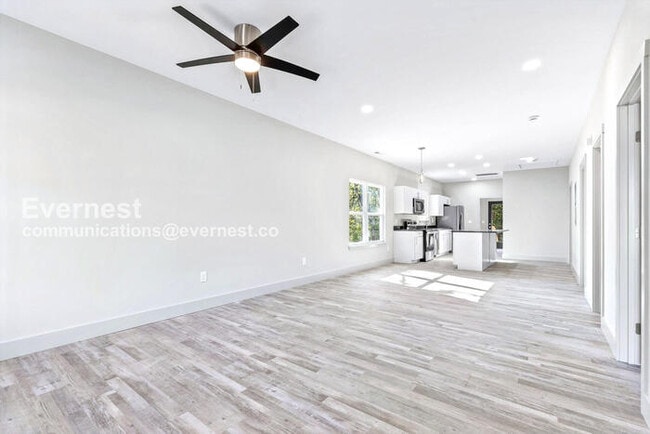 Foto del edificio - 1617 Roanoke Ave