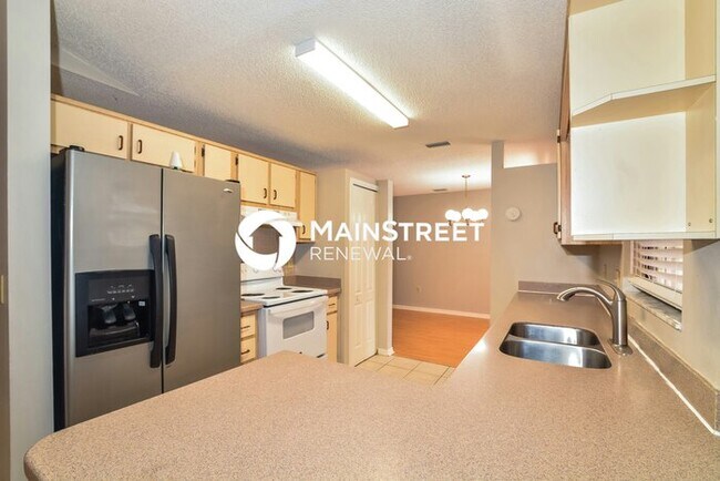 Foto del edificio - 3 Bedroom Pet-Friendly Home in Cocoa, FL with Main Street Renewal