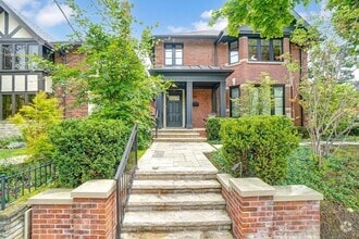 Building Photo - 461 Oriole Pkwy