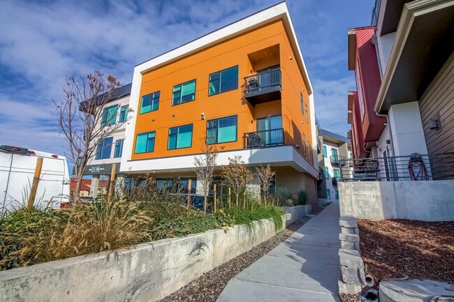 Building Photo - 2876 W 53rd Ave