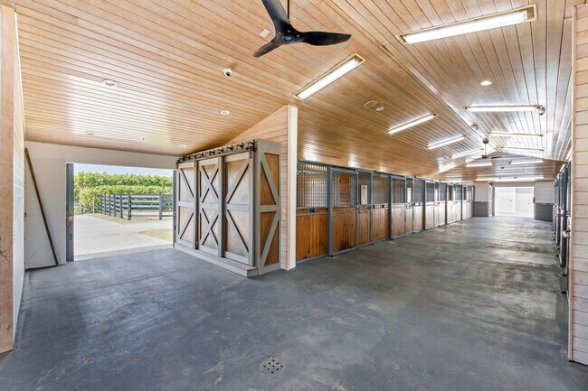 Foto del edificio - 13155 Southfields Rd