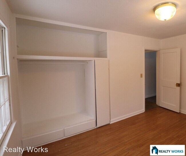 Foto del edificio - 3 br, 1 bath House - 3235 Potter St