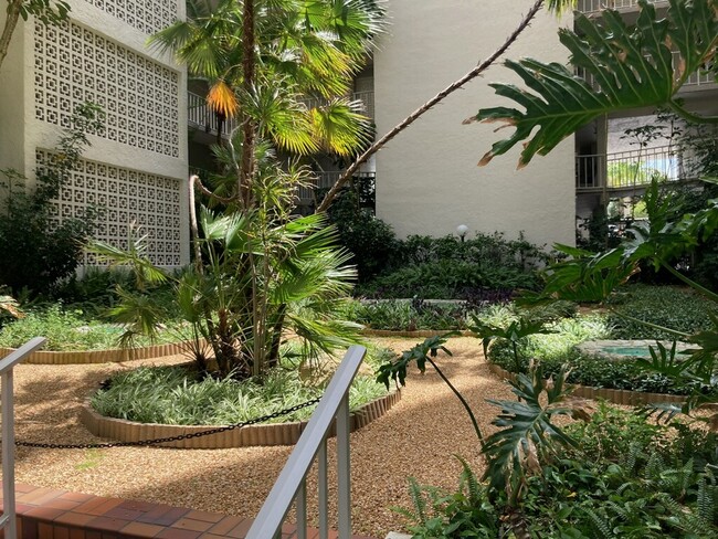 Luscious Greenery - 500 N Osceola Ave